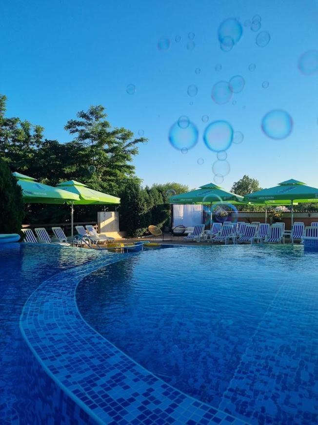 Семеен Хотел Golden Place ソゾポル エクステリア 写真